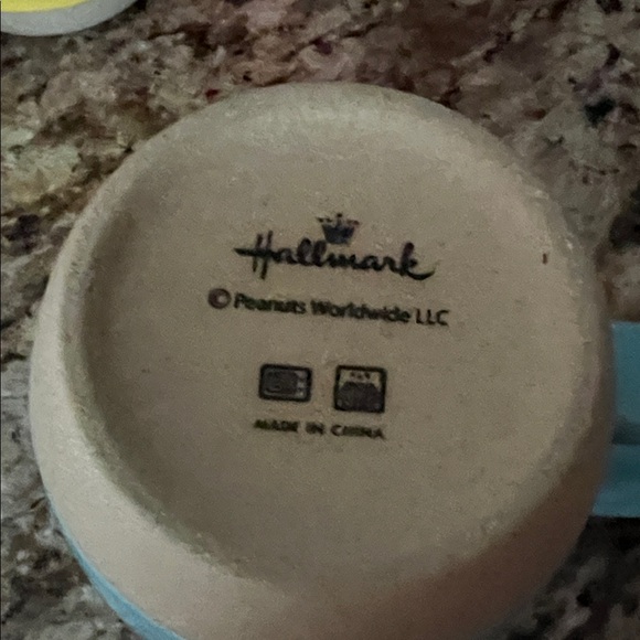 Hallmark Peanuts collab Blue, red, black, yellow w/ Cream Mugs - Picture 2 of 4